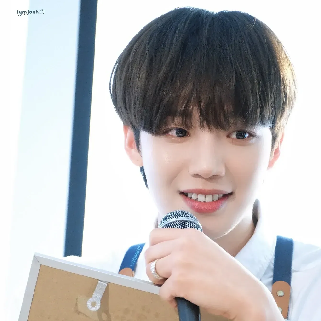 Behind-the-scenes cut of Lim Youngmin