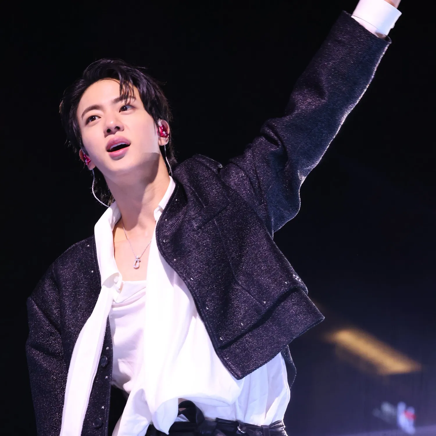 Behind-the-scenes cut of Jin (BTS)