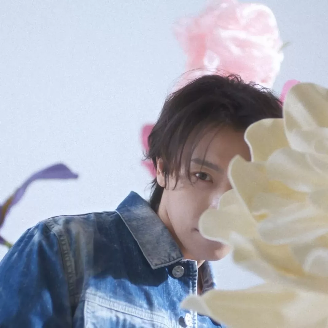 Latest photo of Donghae (Super Junior)