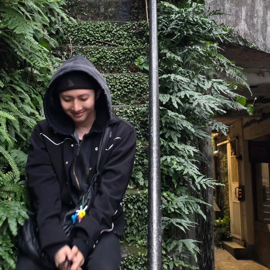 Behind-the-scenes cut of Hui (PENTAGON)