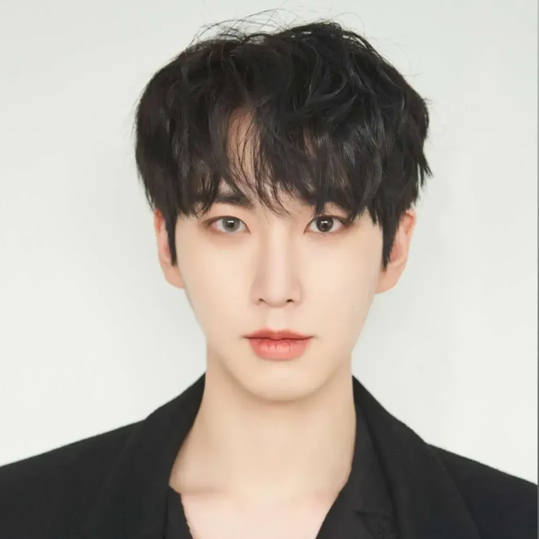 A moment captured by Shinwon (PENTAGON)'s fan
