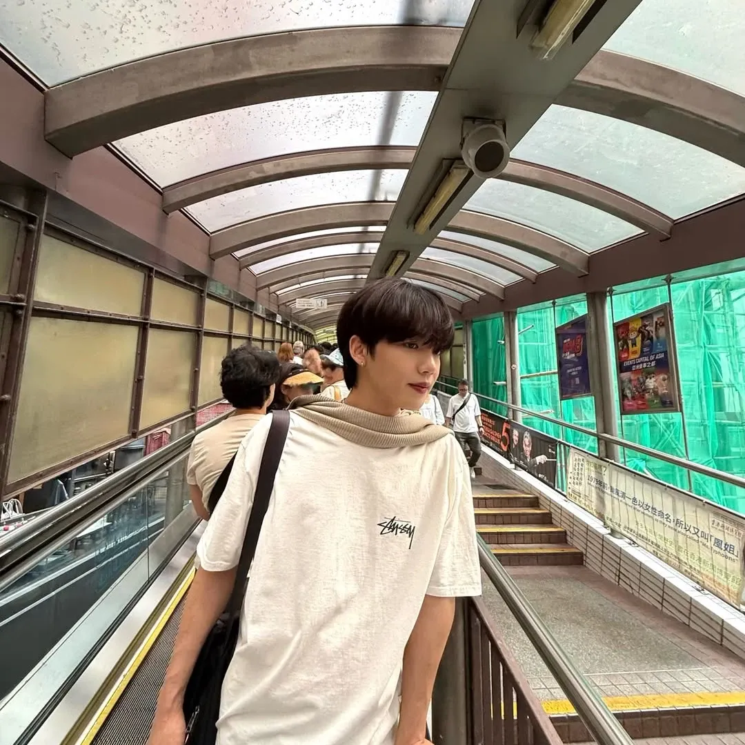 Behind-the-scenes cut of Lim Youngmin