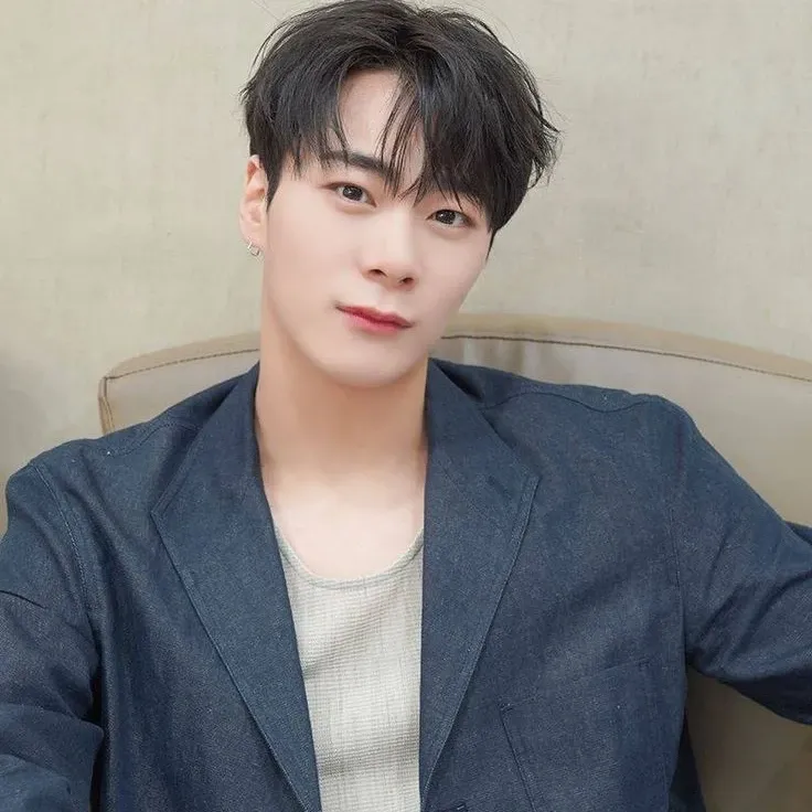 Behind-the-scenes cut of Moonbin (ASTRO)