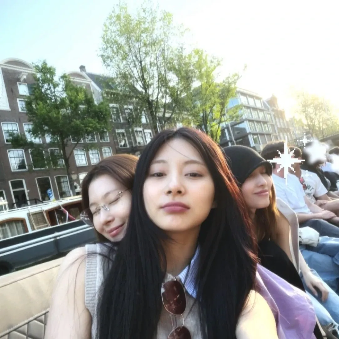 Latest photo of Tzuyu (TWICE)