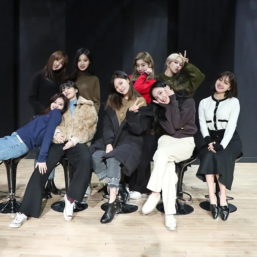 TWICE의 비하인드 컷