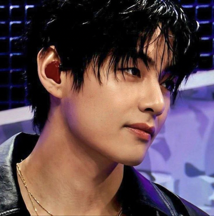 Recent activity shot of V (BTS)