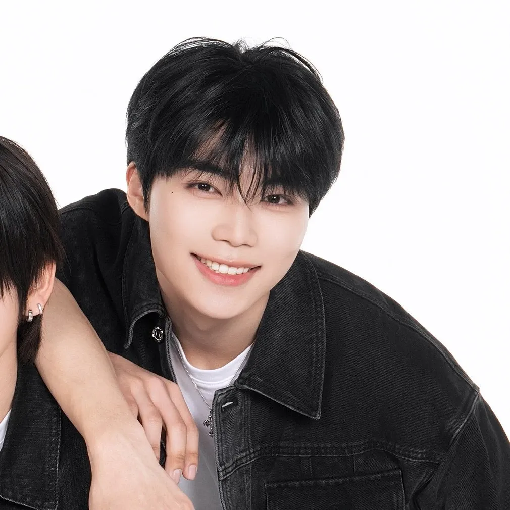 A moment captured by Park Gunwook (ZEROBASEONE)'s fan