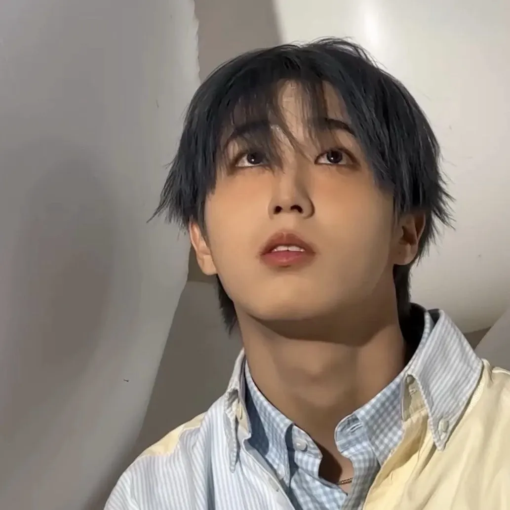 Latest photo of HAN (Stray Kids)