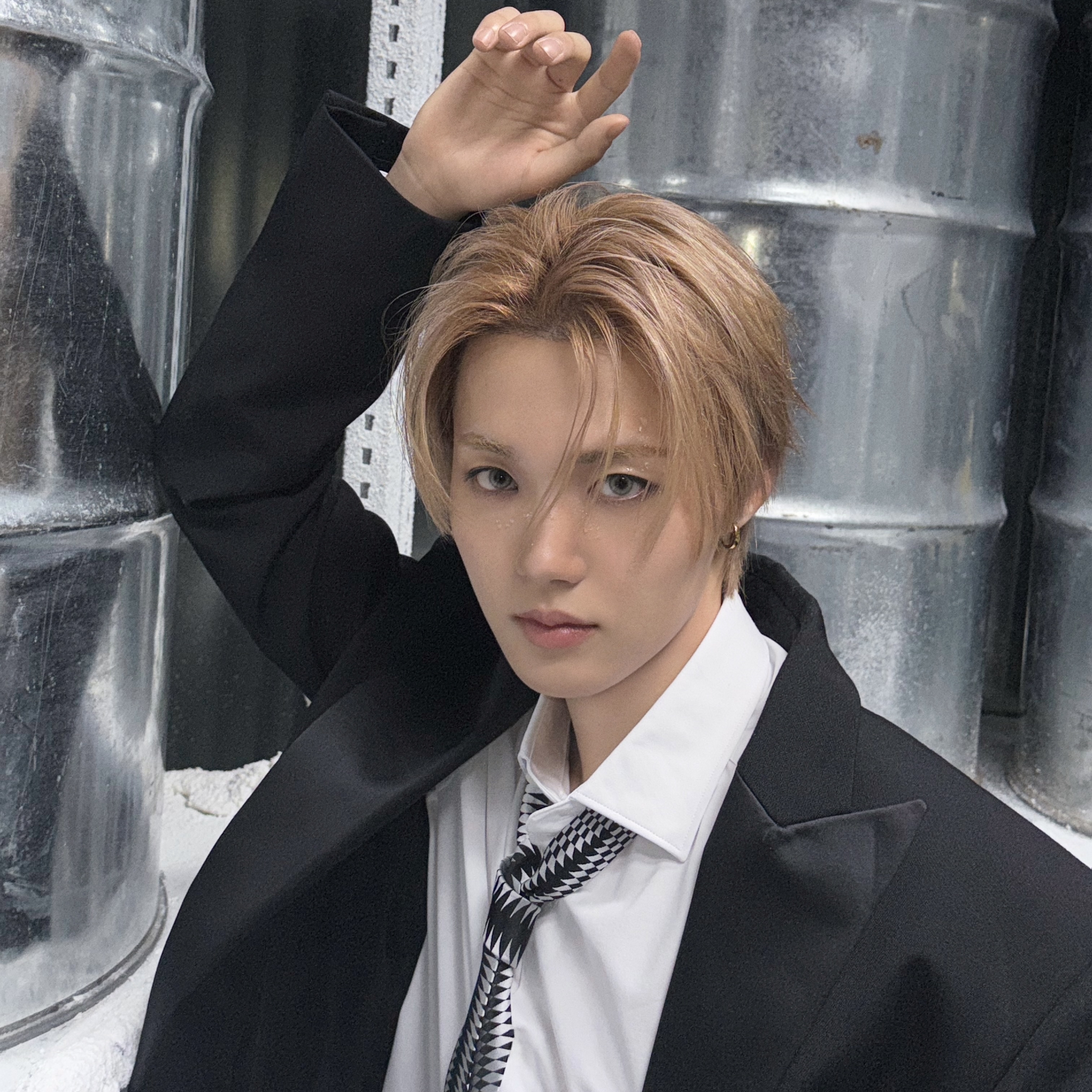 Latest photo of Doyoung (TREASURE)