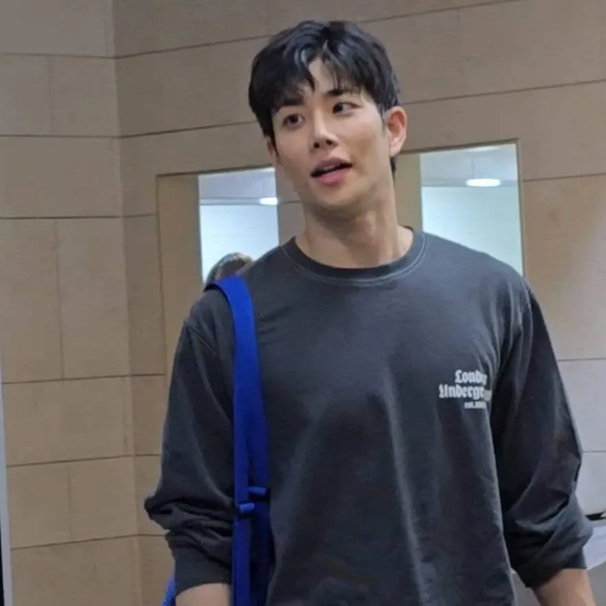 Behind-the-scenes cut of MJ (ASTRO)