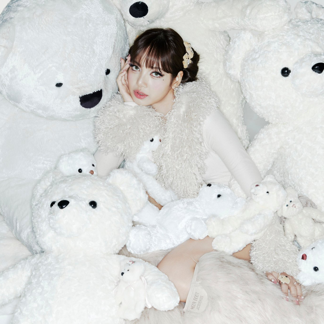 Foto aktivitas terbaru Lisa (BLACKPINK)