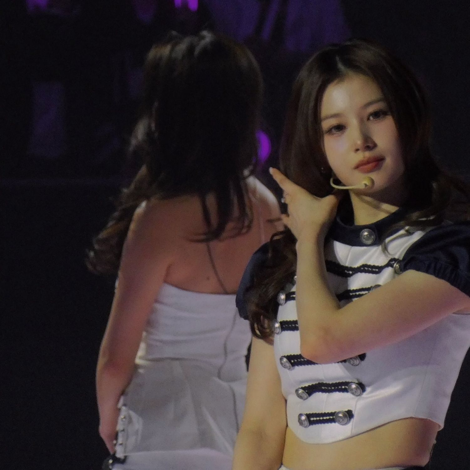 사나 (TWICE)의 비하인드 컷