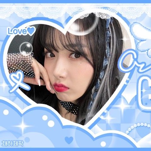 A moment captured by VIVIZ's fan