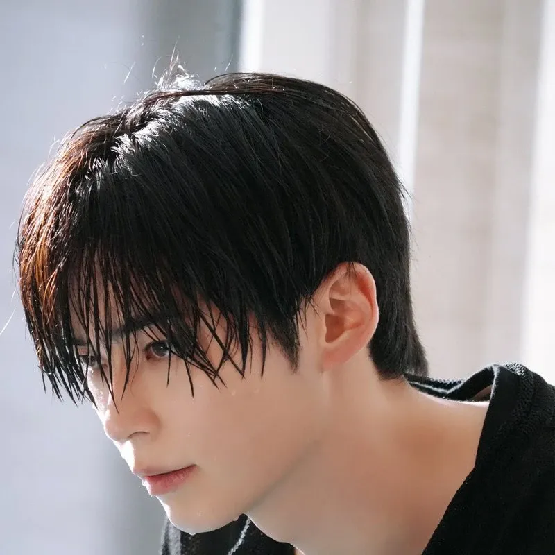 Behind-the-scenes cut of Sung Hanbin (ZEROBASEONE)