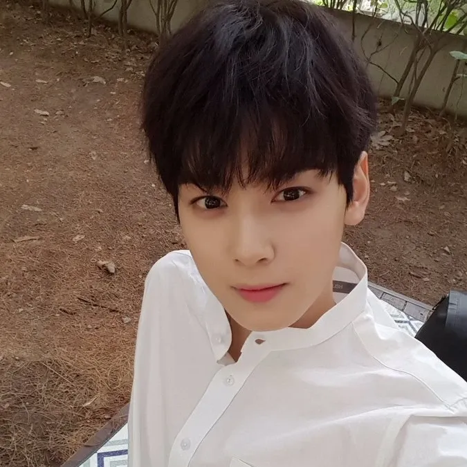 A moment captured by Eunwoo (ASTRO)'s fan
