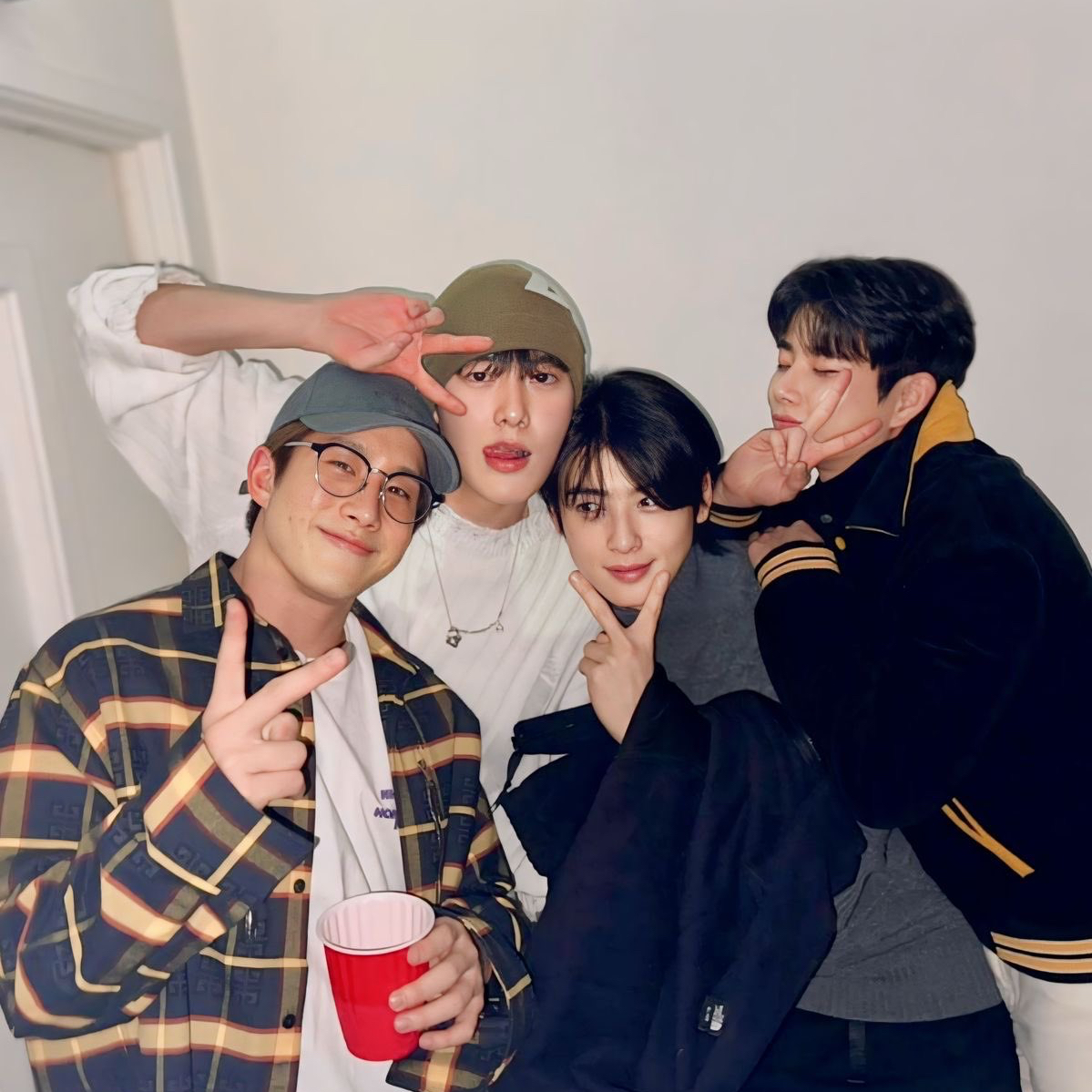 Foto aktivitas terbaru ASTRO