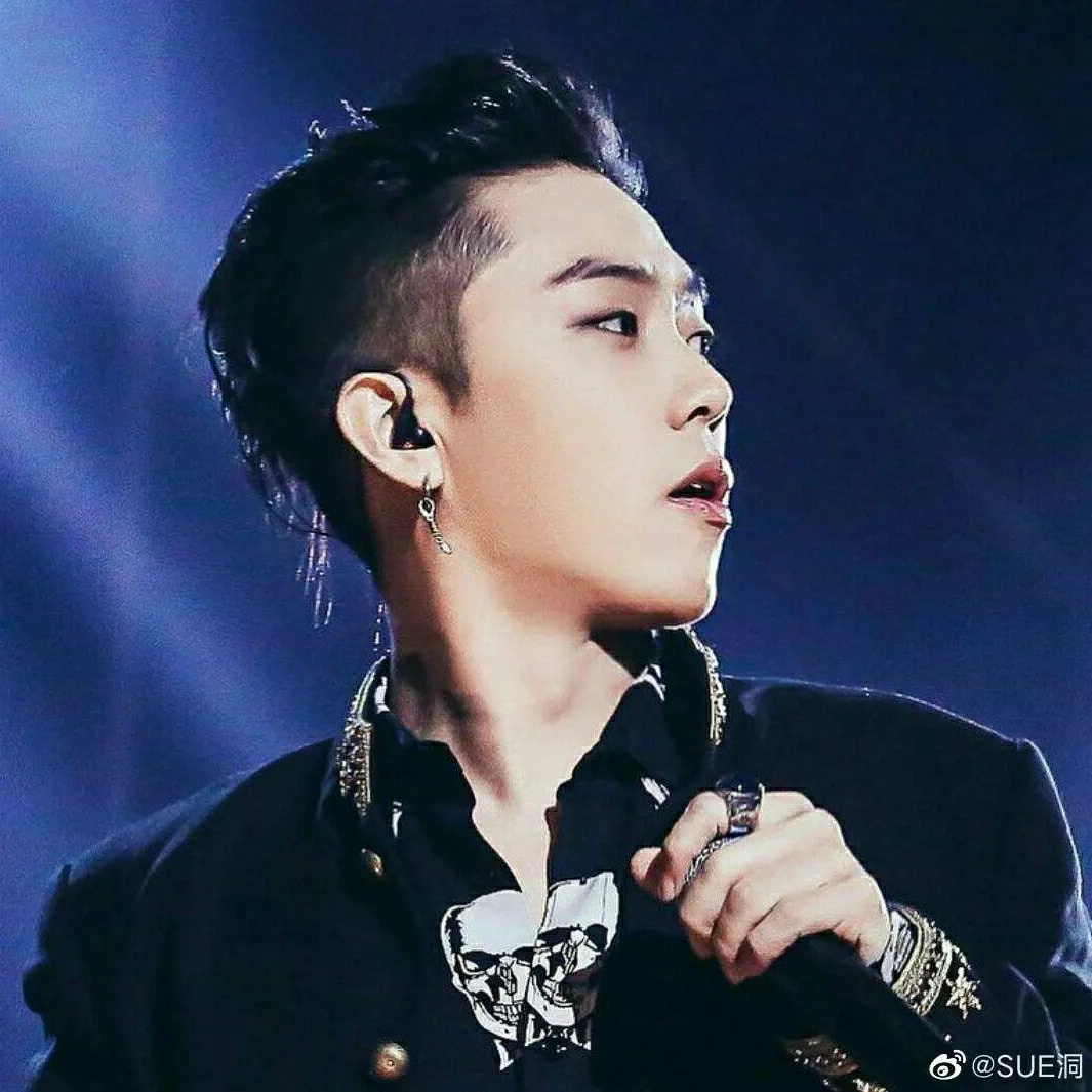 Momen yang diabadikan oleh penggemar Eun Jiwon (SECHSKIES)