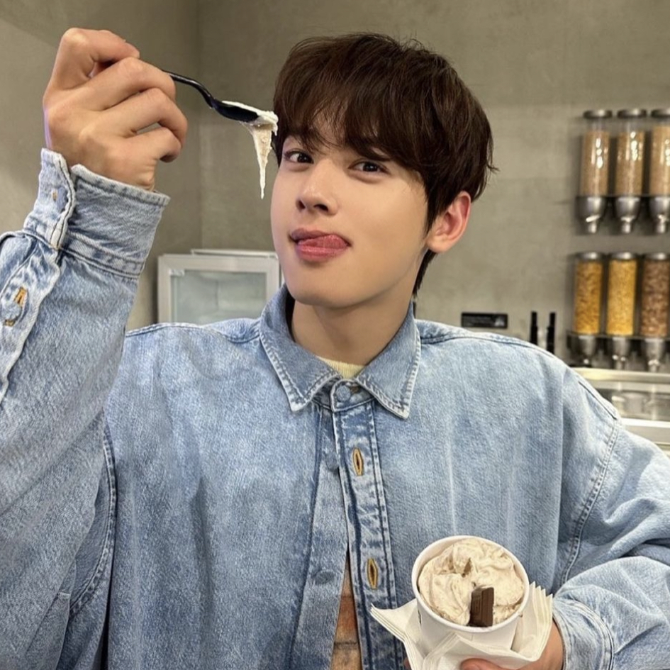 Recent activity shot of Eunwoo (ASTRO)