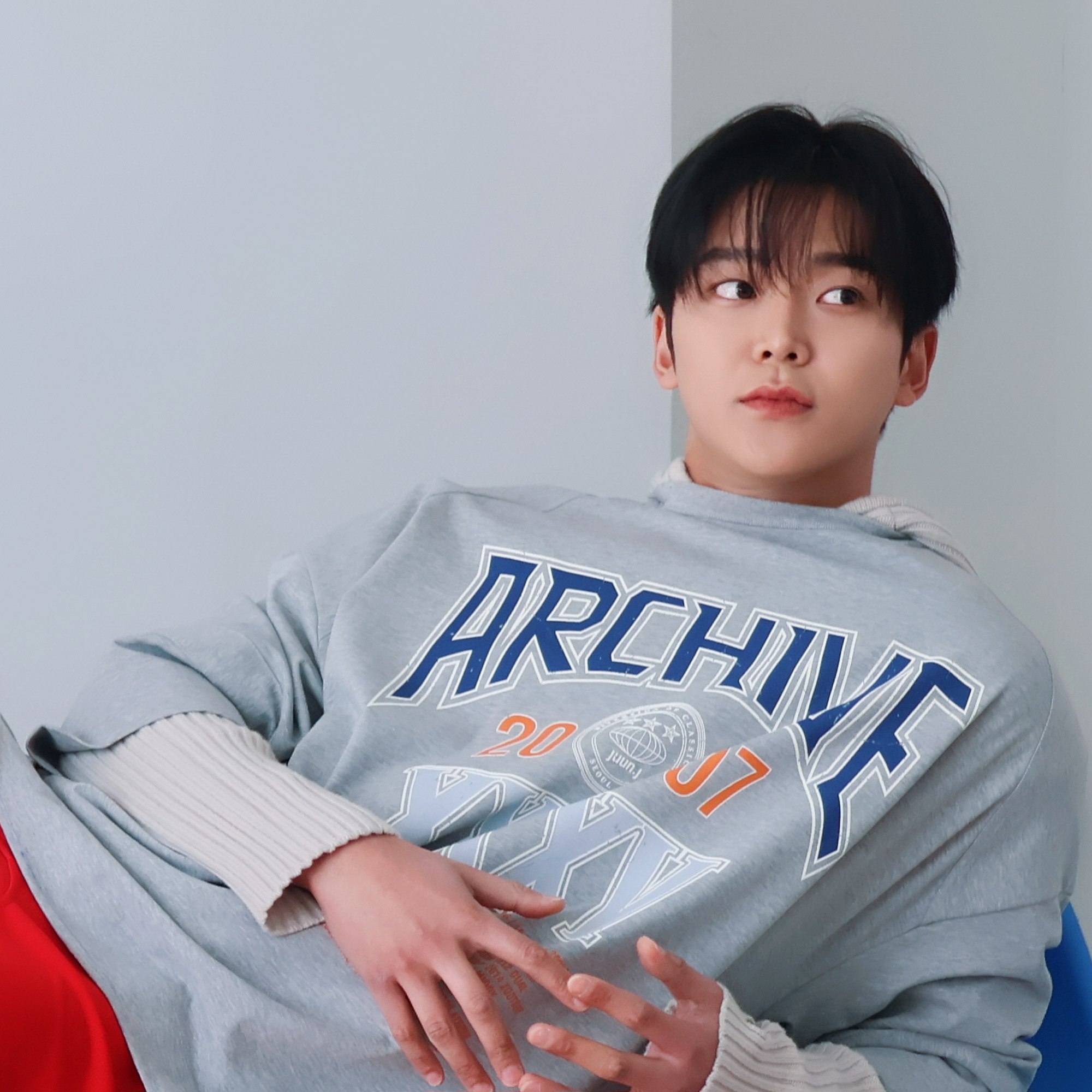 Behind-the-scenes cut of Rowoon