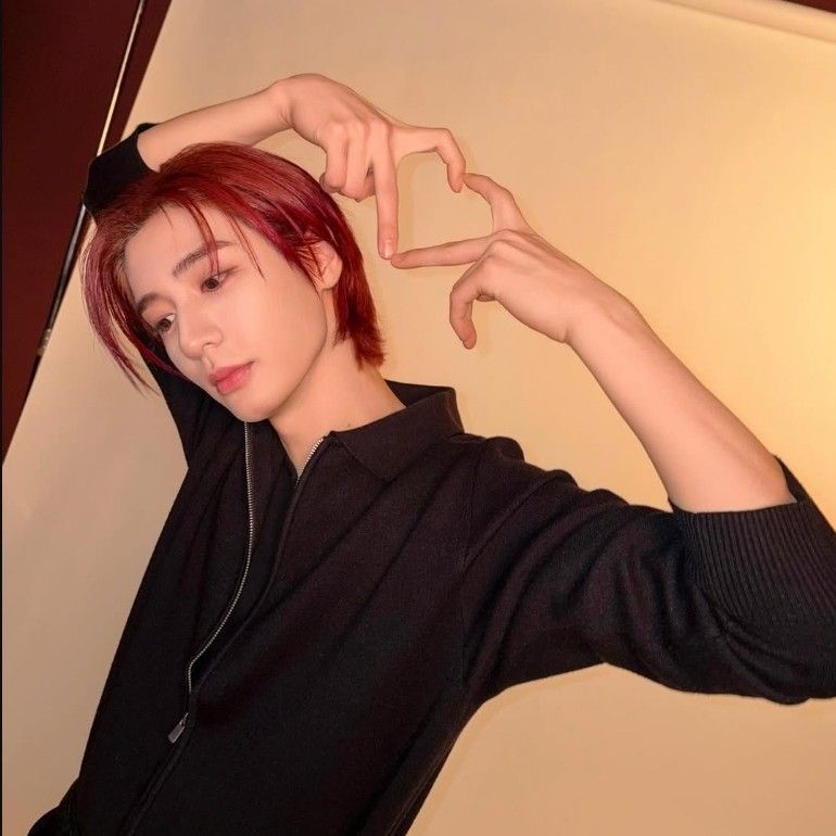 이한 (BOYNEXTDOOR)의 비하인드 컷