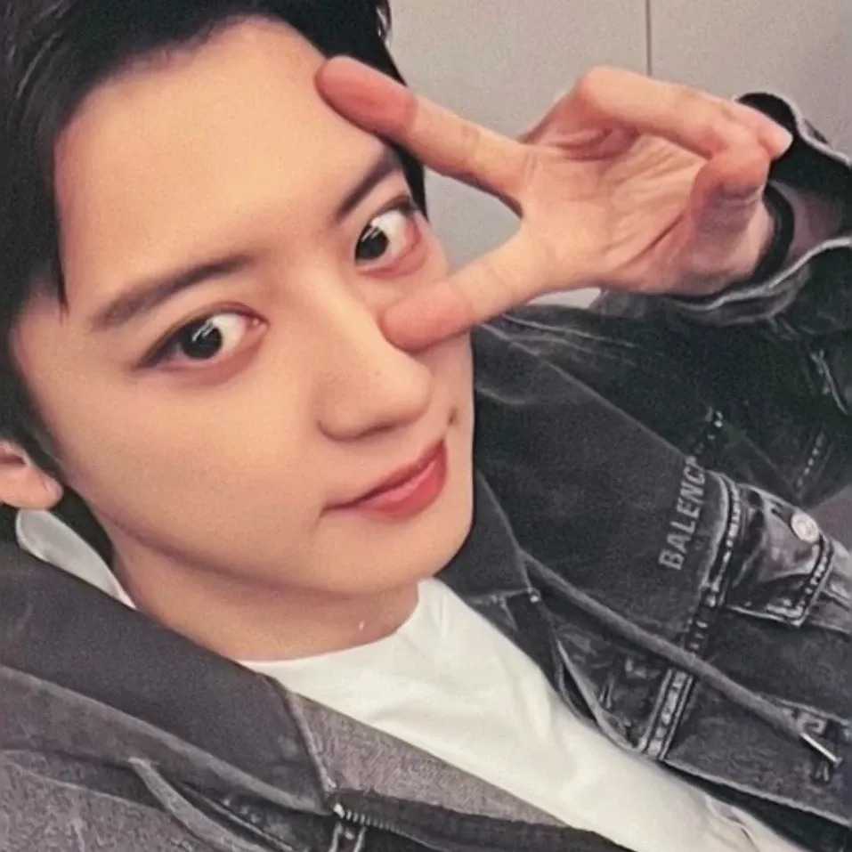 Foto aktivitas terbaru Chanyeol (EXO)