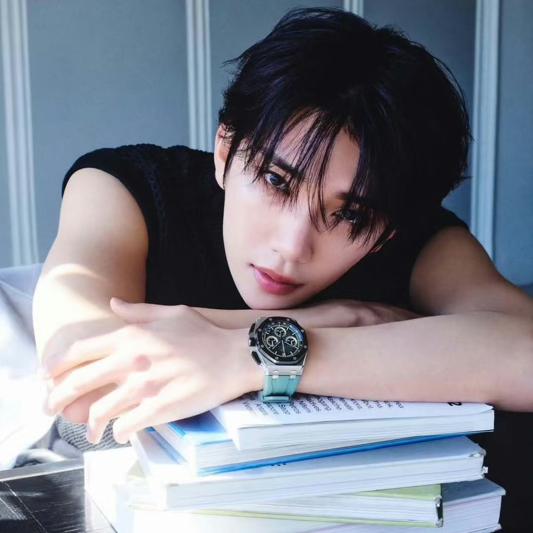 Recent activity shot of Joshua (SEVENTEEN)