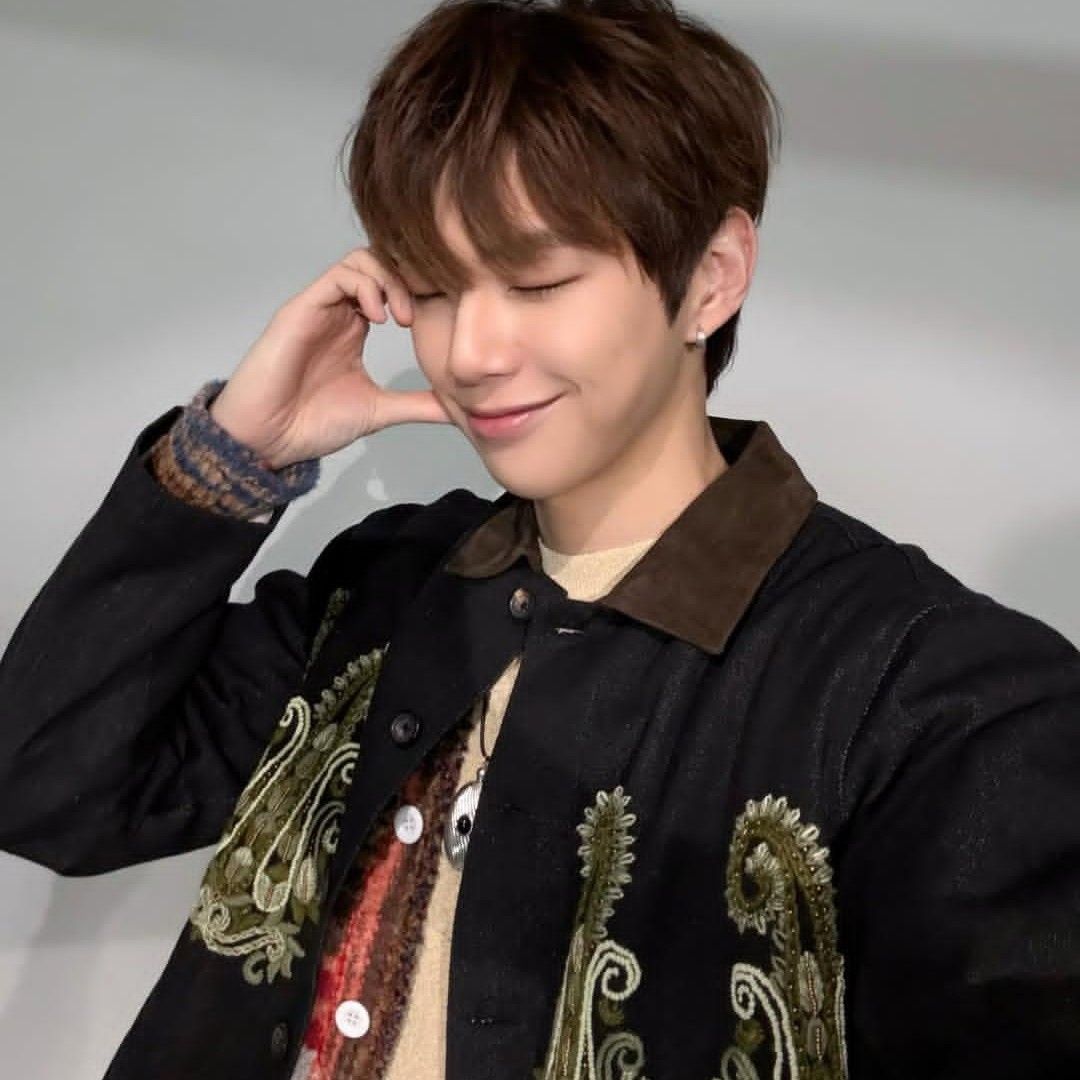 강다니엘의 비하인드 컷