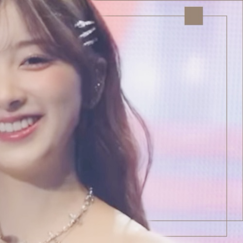 A moment captured by Miihi (NiziU)'s fan