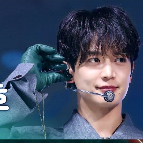 A moment captured by Minho (SHINee)'s fan