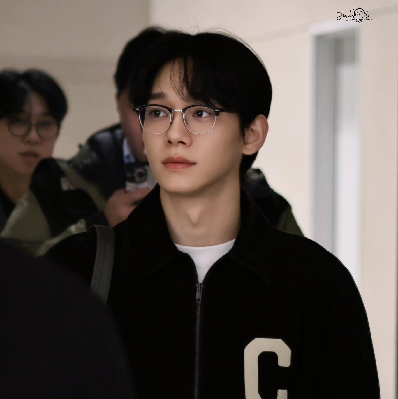 Behind-the-scenes cut of EXO