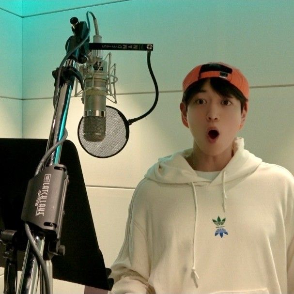 A moment captured by Minho (SHINee)'s fan