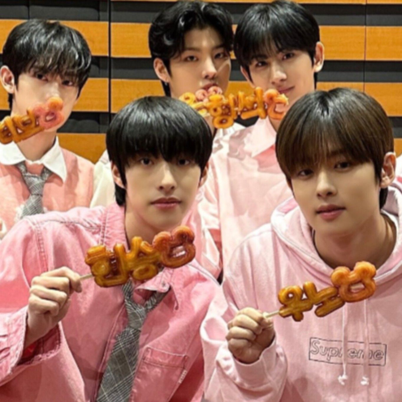 A moment captured by YOUNITE's fan