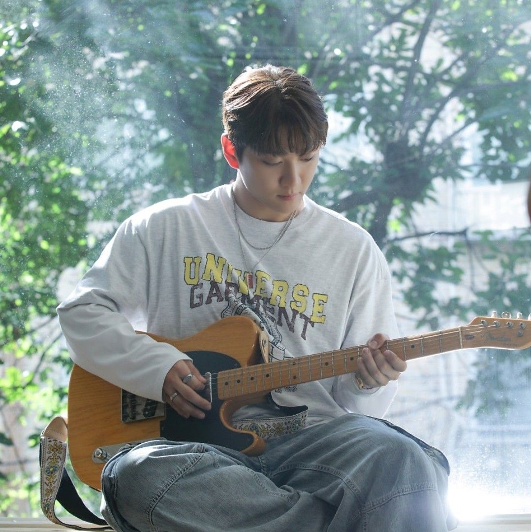 A moment captured by Hong Joochan (GoldenChild)'s fan