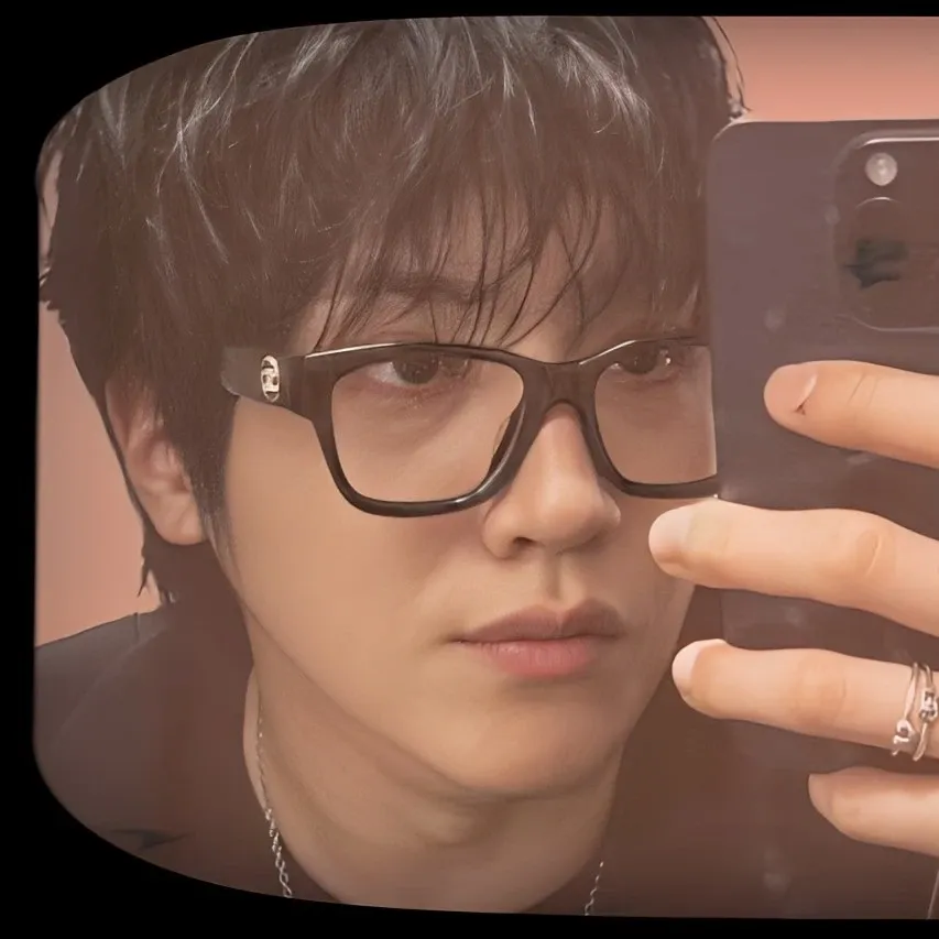 Latest photo of Wooseok (PENTAGON)