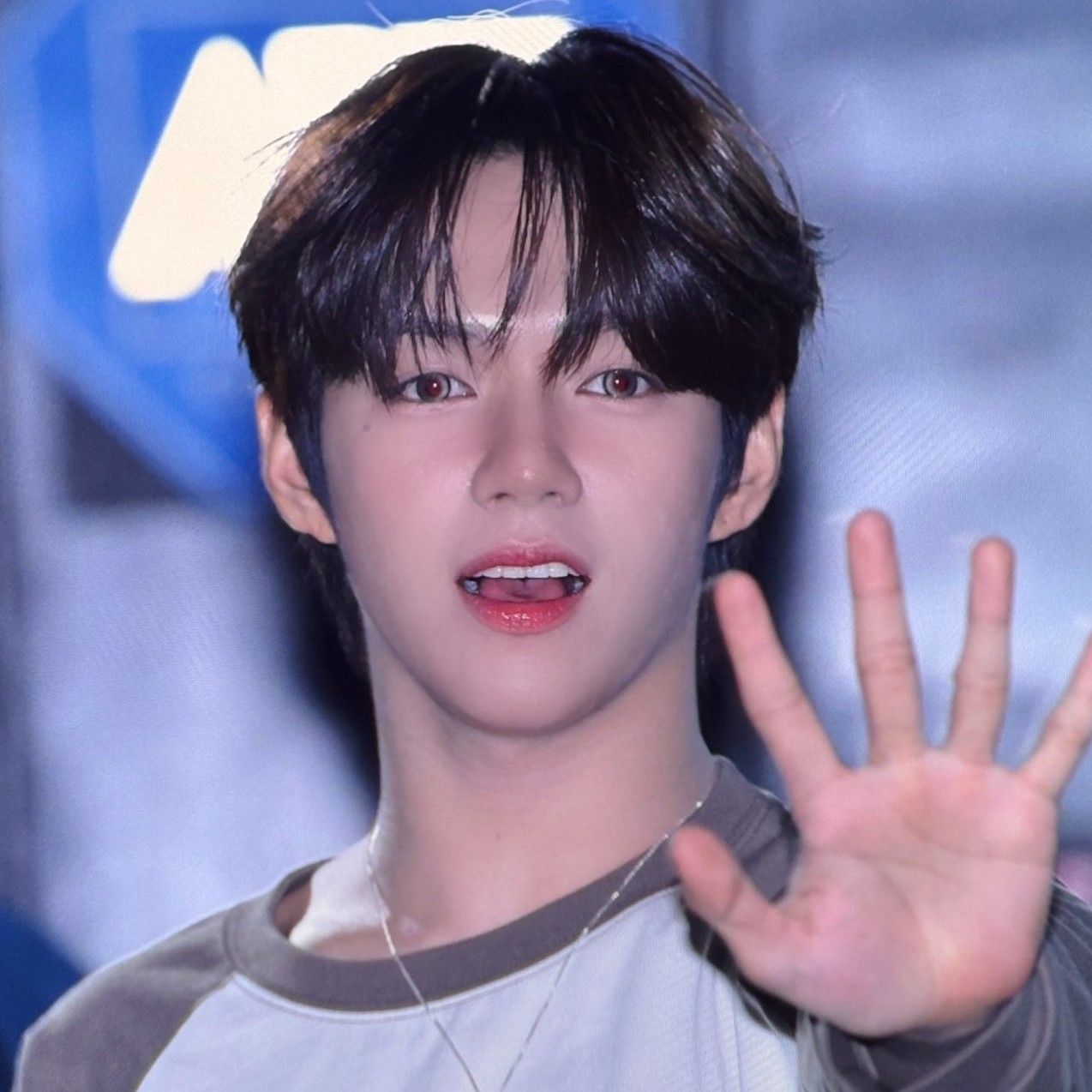 A moment captured by JL (AHOF)'s fan