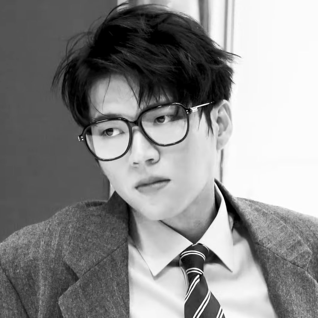 Behind-the-scenes cut of Woohyun (INFINITE)