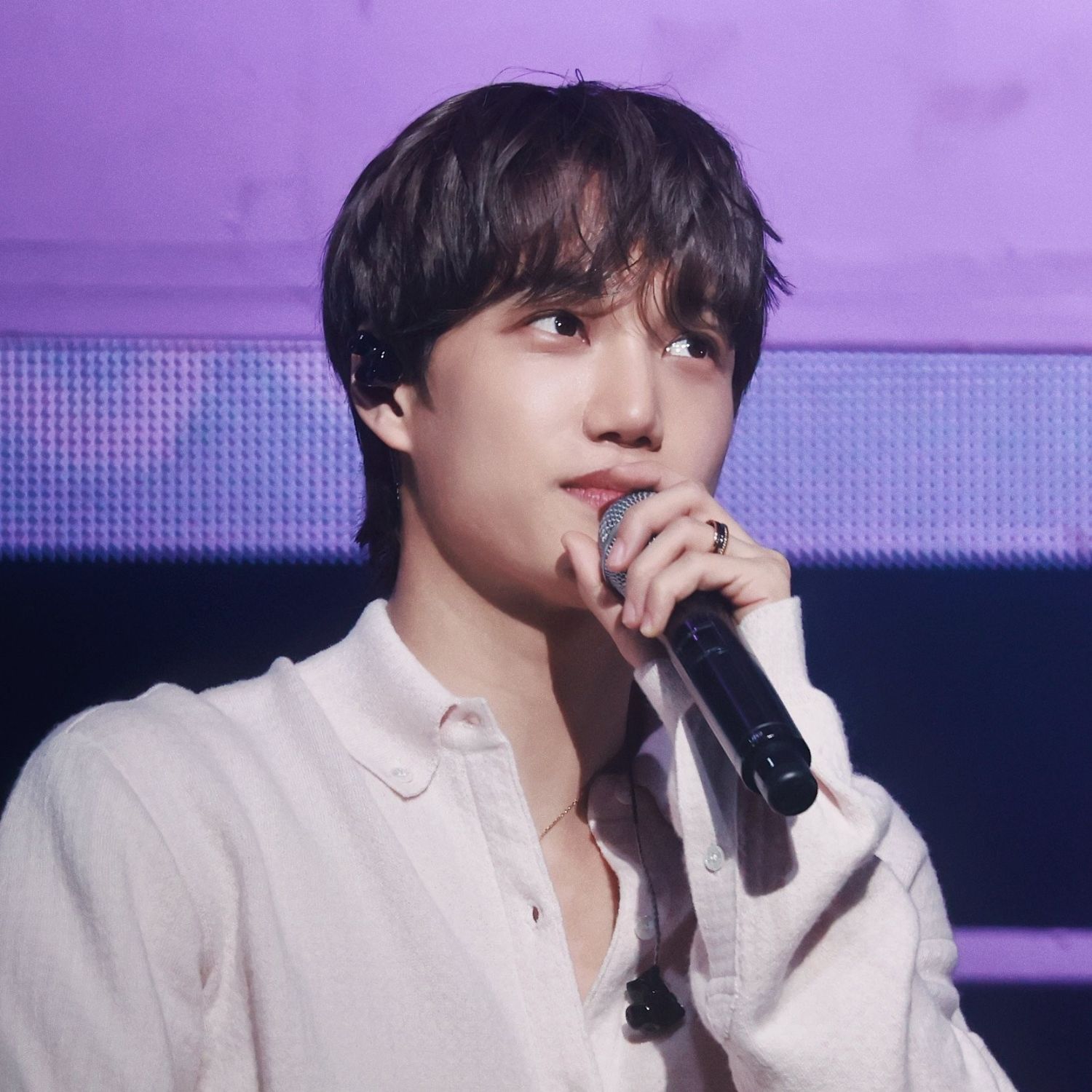 Behind-the-scenes cut of EXO