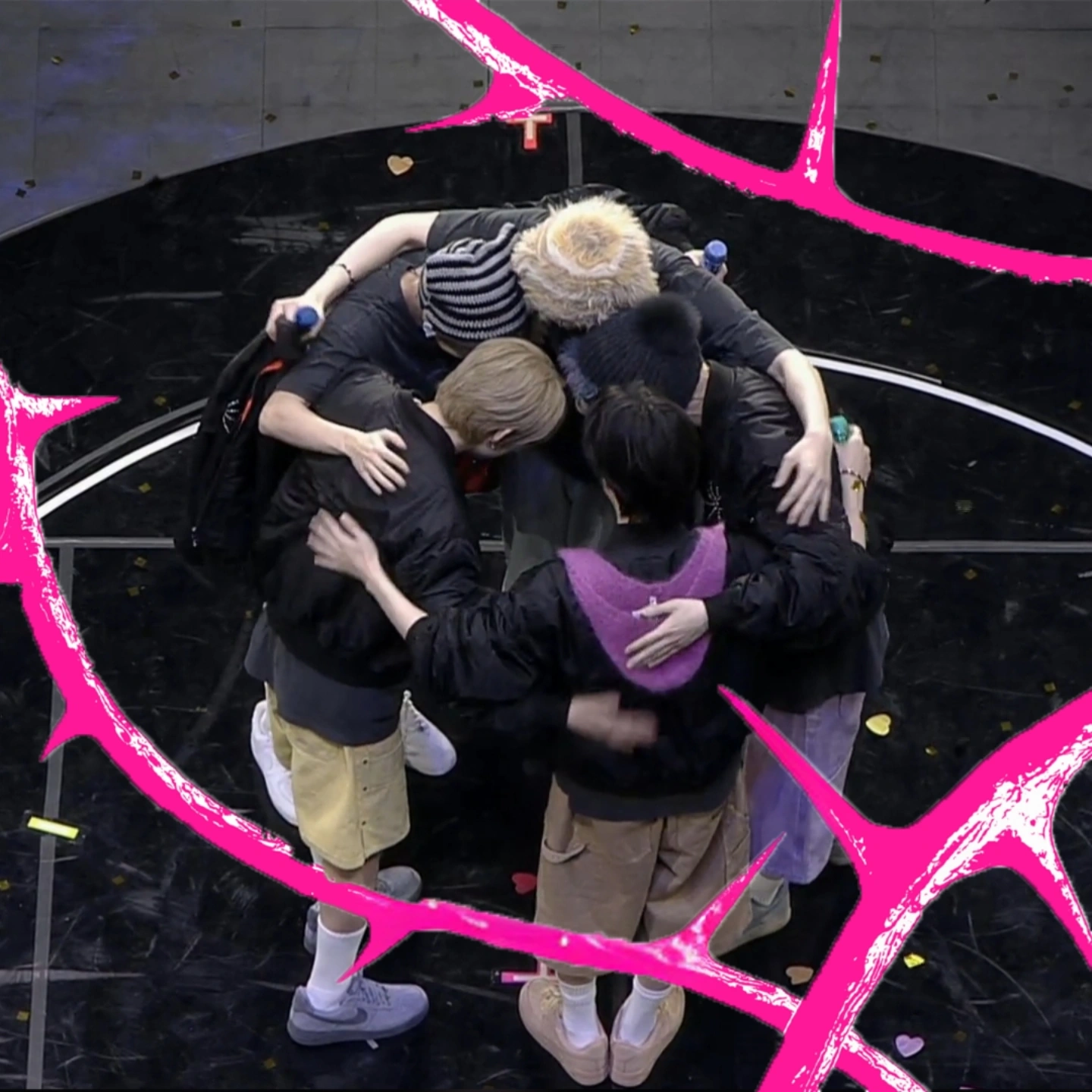 Potret di balik layar TOMORROW X TOGETHER