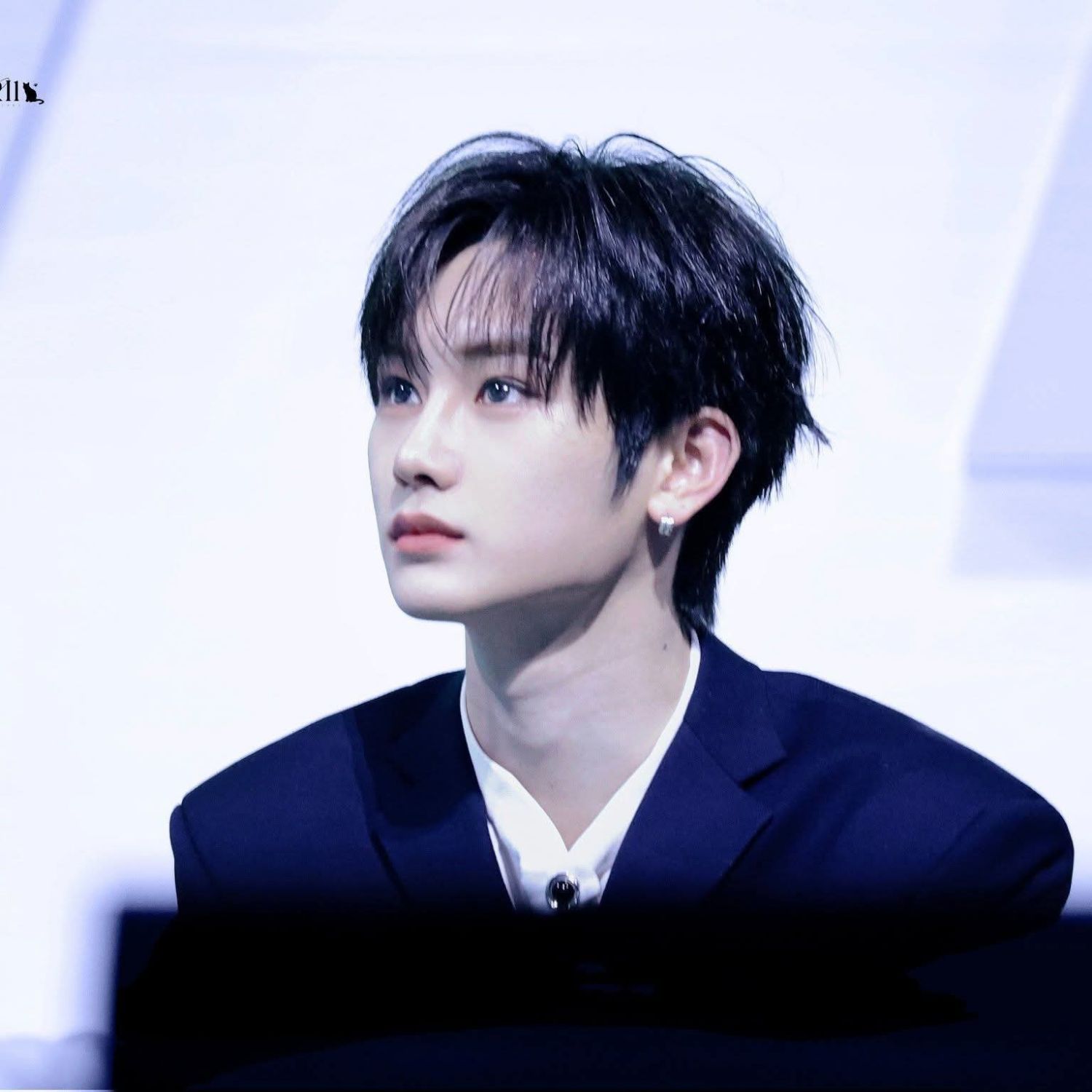 A moment captured by Zhou Anxin (ALPHA DRIVE ONE)'s fan