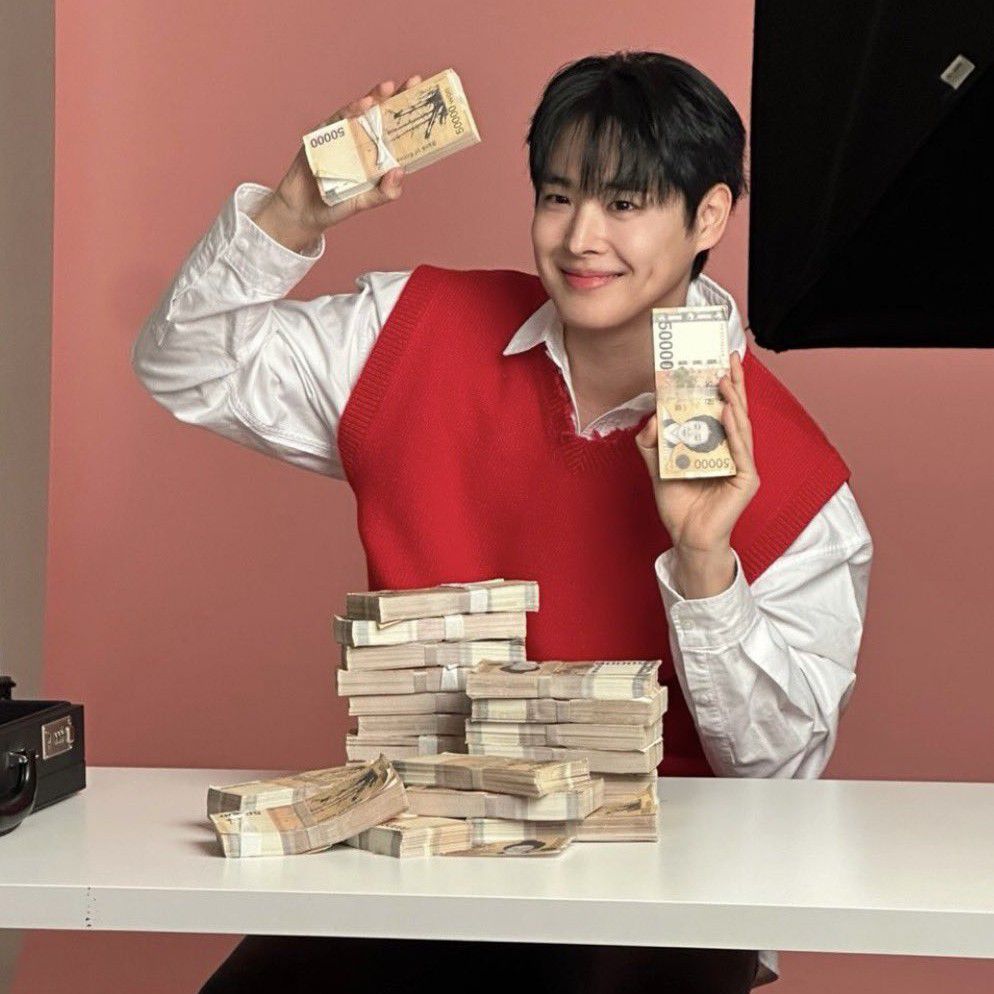 Latest photo of Choi Byungchan