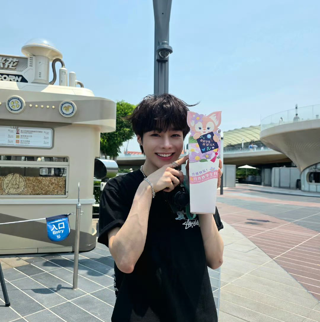 Behind-the-scenes cut of Hanbin (TEMPEST)