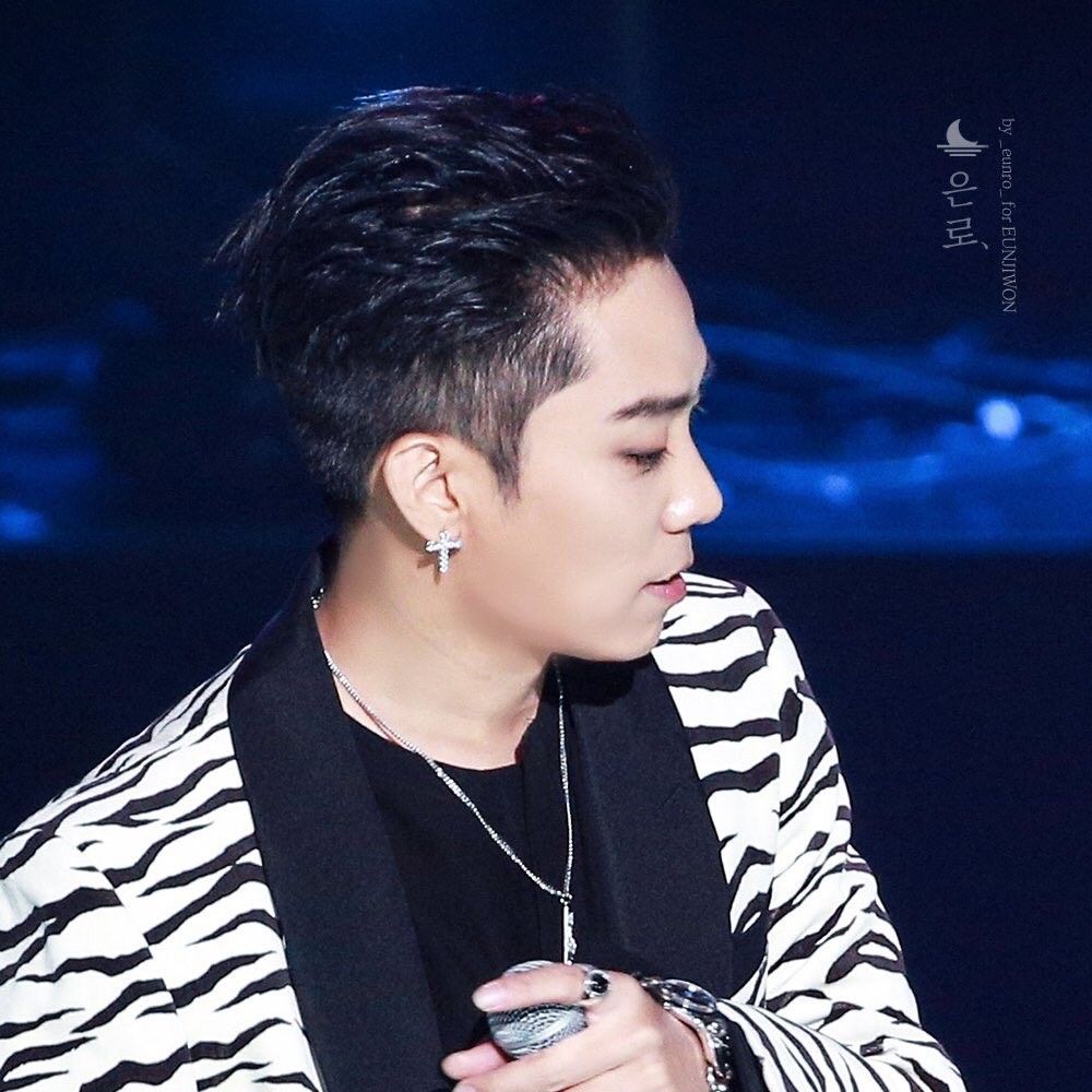 Latest photo of Eun Jiwon (SECHSKIES)
