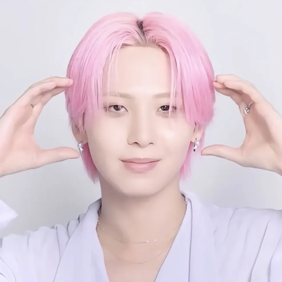 Recent activity shot of Kawashiri Ren (JO1)