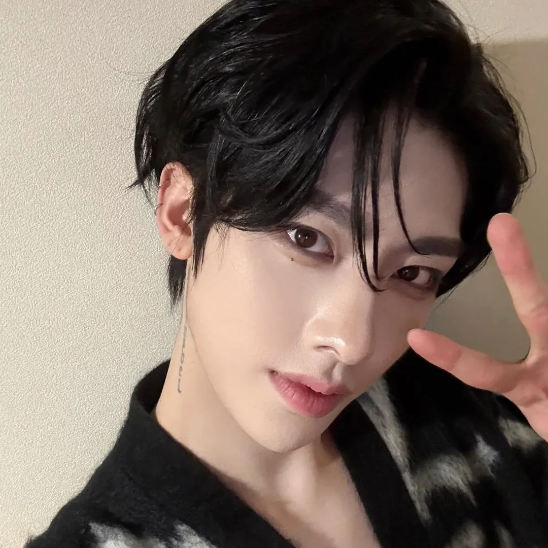 Behind-the-scenes cut of Ricky