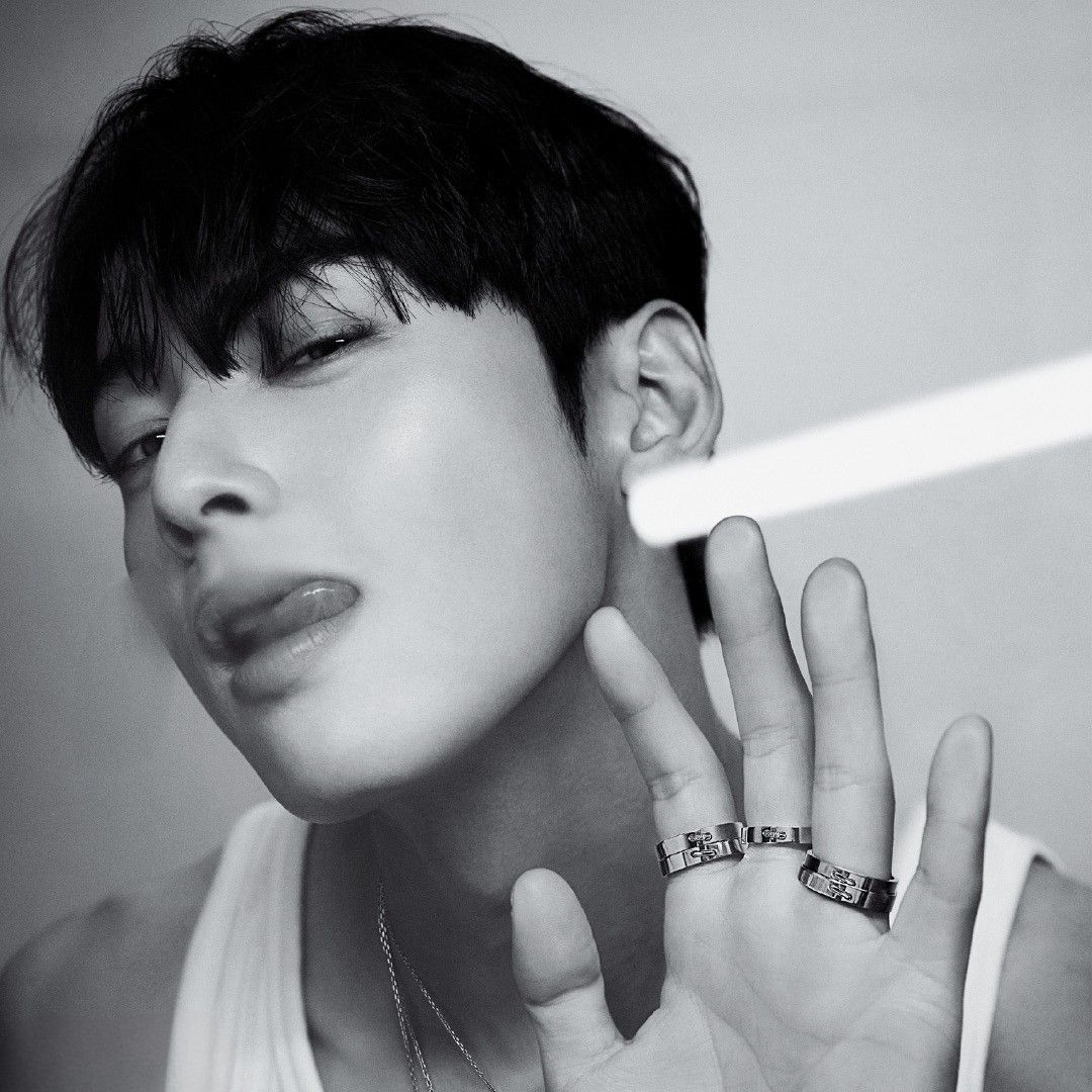 Latest photo of Eunwoo (ASTRO)