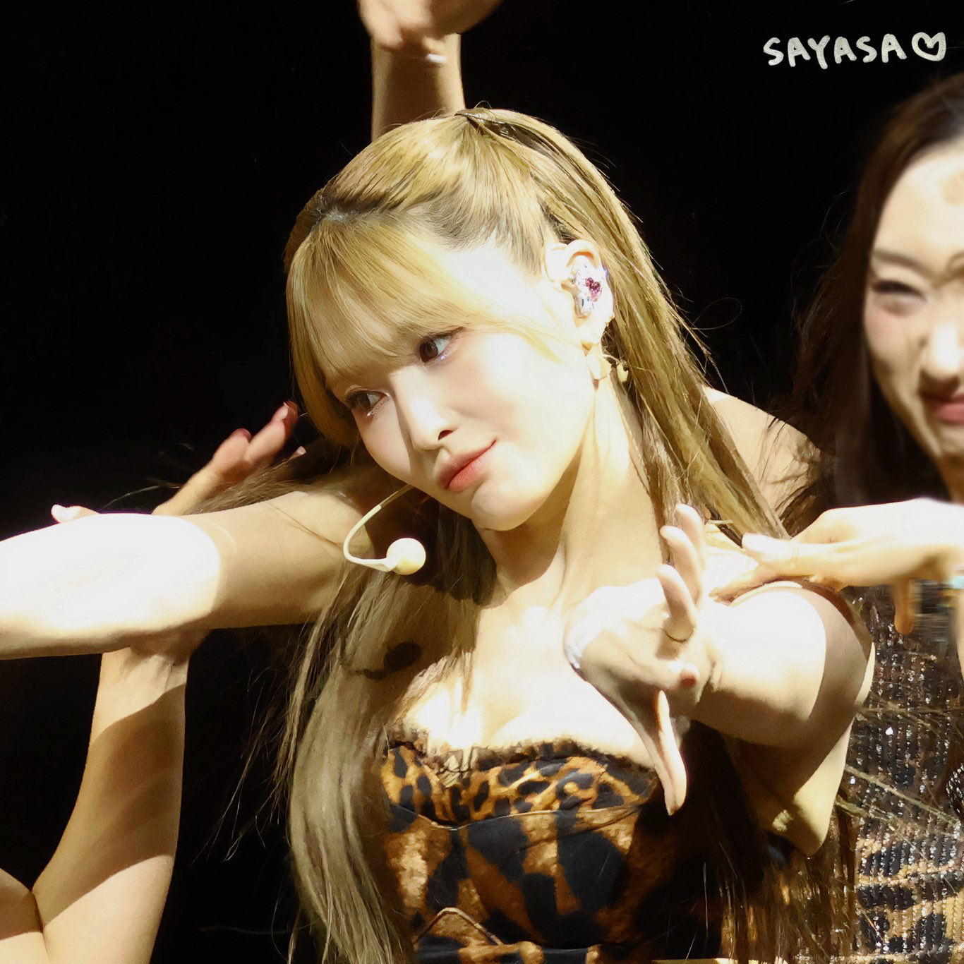 Momo (TWICE)的幕后花絮