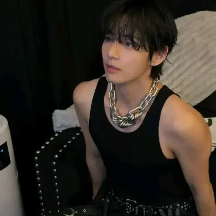 뷔 (방탄소년단) 최근 활동샷