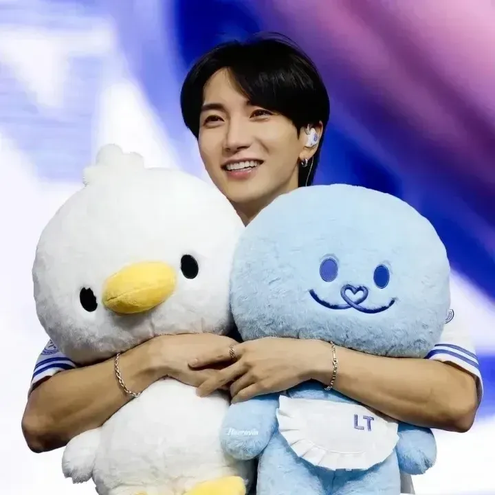 Recent activity shot of Leeteuk (Super Junior)