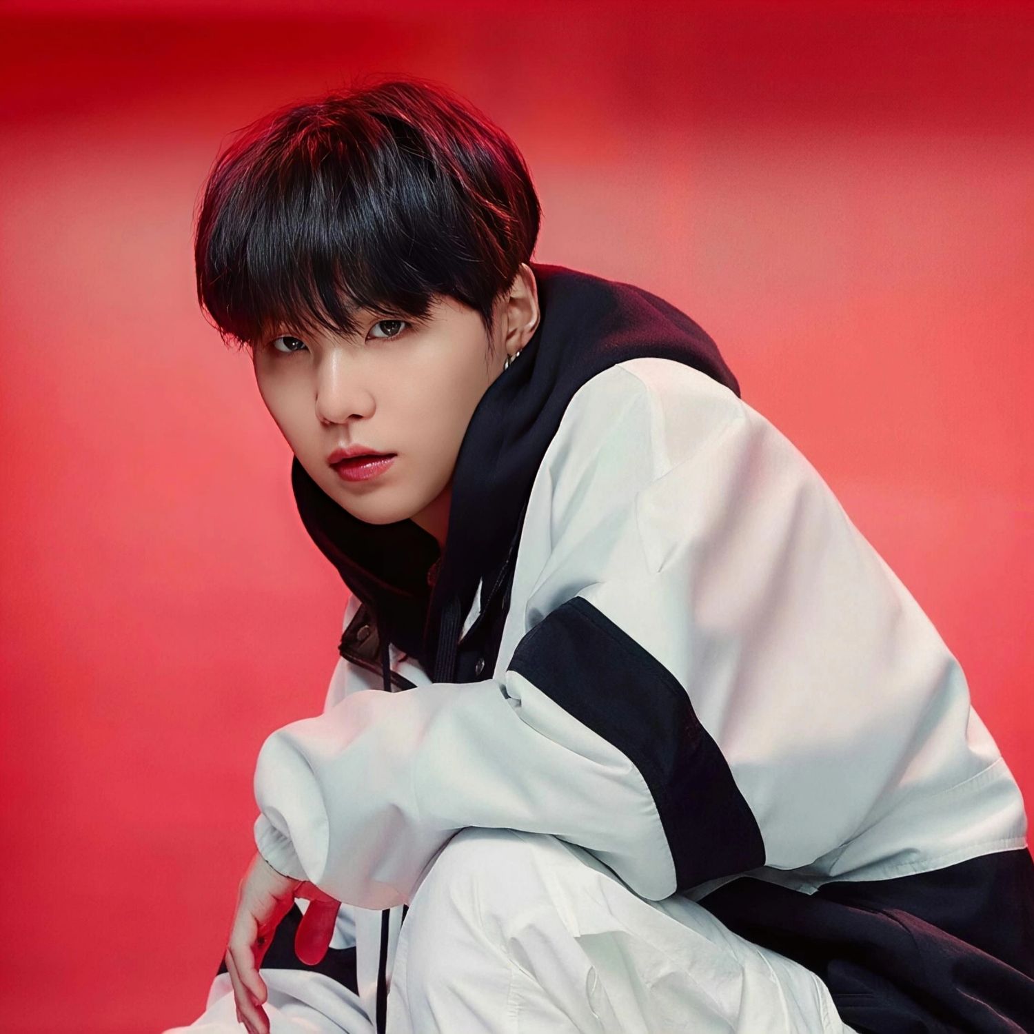 Foto aktivitas terbaru SUGA (BTS)