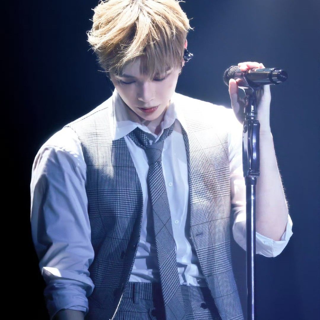 강다니엘 최근 활동샷